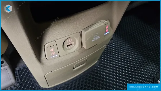 KIA CARNIVAL 9-SEATER NOBLESSE SPECIAL