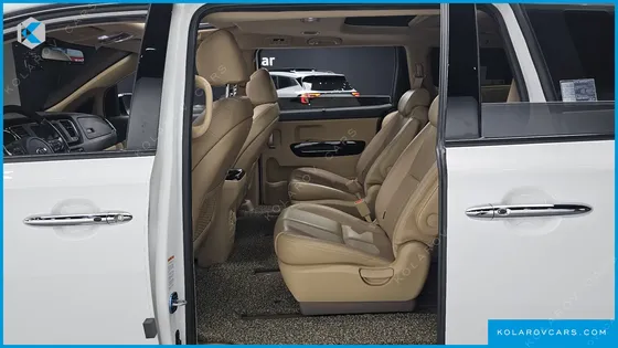 KIA CARNIVAL 9-SEATER NOBLESSE SPECIAL