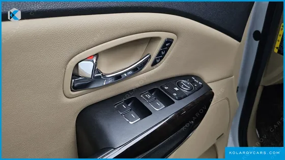 KIA CARNIVAL 9-SEATER NOBLESSE SPECIAL