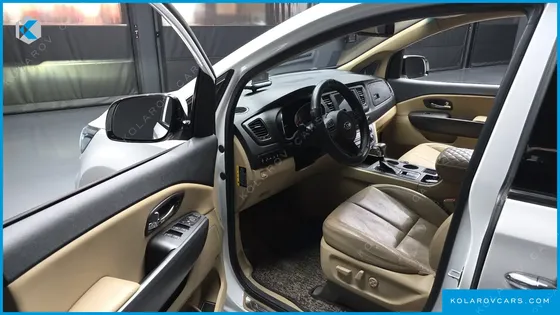 KIA CARNIVAL GASOLINE 9-SEATER HI-LIMOUSINE