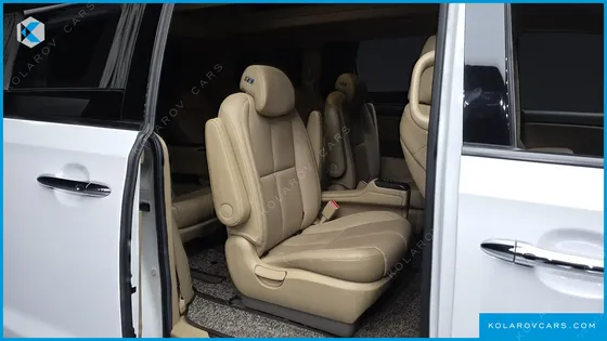KIA CARNIVAL GASOLINE 9-SEATER HI-LIMOUSINE