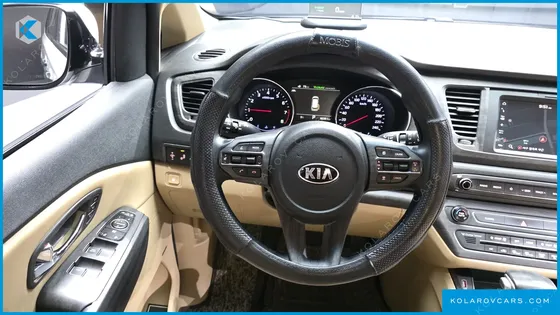 KIA CARNIVAL GASOLINE 9-SEATER HI-LIMOUSINE