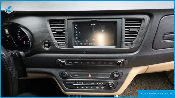 KIA CARNIVAL GASOLINE 9-SEATER HI-LIMOUSINE
