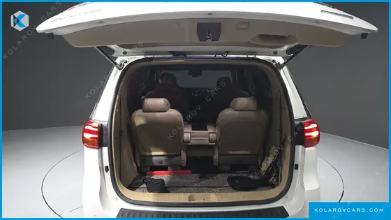 KIA CARNIVAL GASOLINE 9-SEATER HI-LIMOUSINE