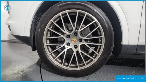 PORSCHE CAYENNE 3.0 COUPE PLATINUM EDITION