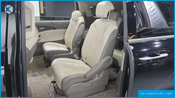 KIA CARNIVAL 9-SEATER SIGNATURE