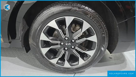 KIA CARNIVAL 9-SEATER SIGNATURE