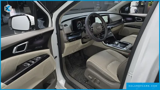 KIA CARNIVAL 7-SEATER HI-LIMOUSINE