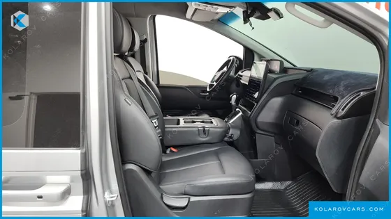 HYUNDAI STARIA 4WD TOURER 9-SEATER