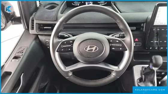 HYUNDAI STARIA 4WD TOURER 9-SEATER