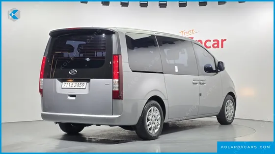 HYUNDAI STARIA 4WD TOURER 11-SEATER