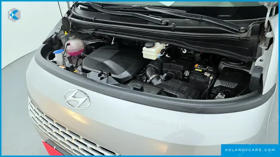 HYUNDAI STARIA 4WD TOURER 11-SEATER