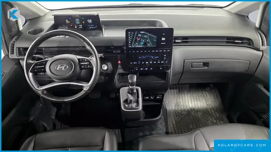 HYUNDAI STARIA 4WD TOURER 11-SEATER