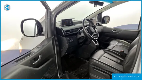 HYUNDAI STARIA 4WD TOURER 11-SEATER