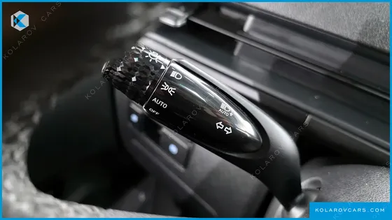 HYUNDAI STARIA 4WD TOURER 11-SEATER