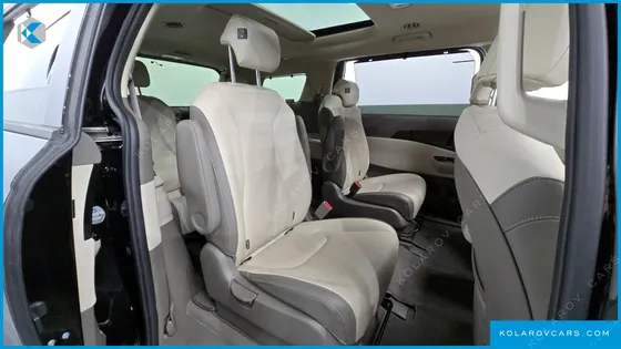 KIA CARNIVAL 9-SEATER NOBLESSE