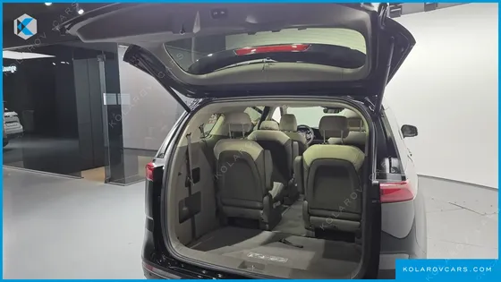 KIA CARNIVAL 9-SEATER NOBLESSE