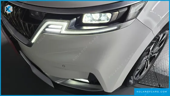KIA CARNIVAL 9-SEATER SIGNATURE