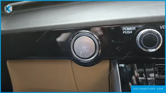 KIA CARNIVAL 9-SEATER SIGNATURE