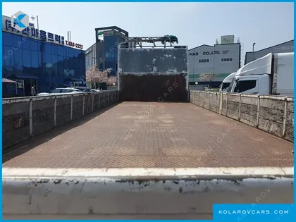HYUNDAI MEGA TRUCK GOLD