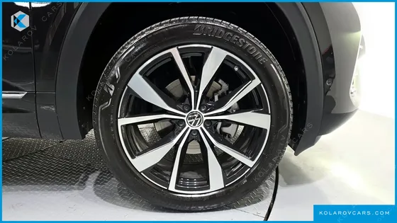 VOLKSWAGEN ATLAS 2.0 TSI R-LINE 6-SEATER