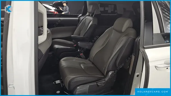 KIA CARNIVAL 9-SEATER SIGNATURE