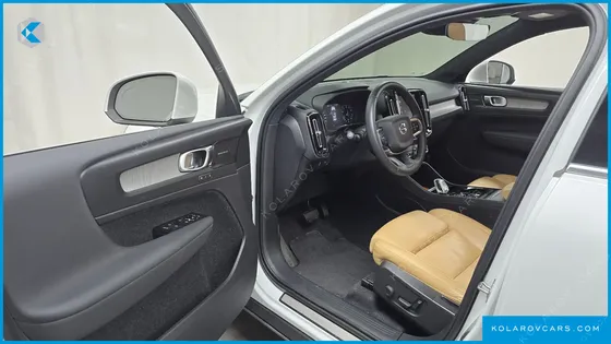 VOLVO XC40 B4 INSCRIPTION