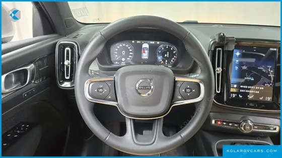 VOLVO XC40 B4 INSCRIPTION