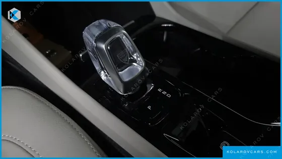 VOLVO XC40 B4 ULTRA BRIGHT