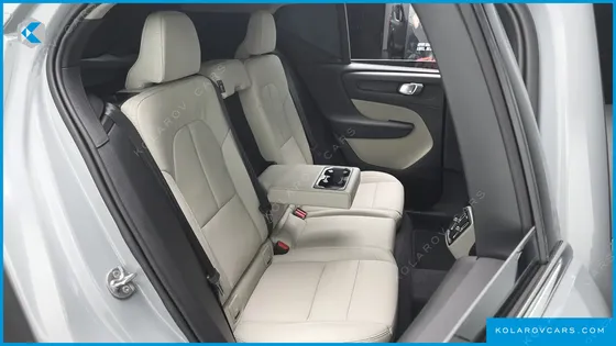 VOLVO XC40 B4 ULTRA BRIGHT