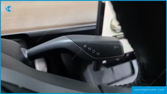 TESLA MODEL Y STANDARD RANGE RWD