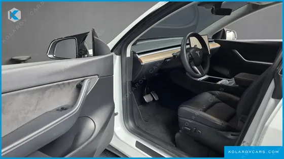 TESLA MODEL Y STANDARD RANGE RWD