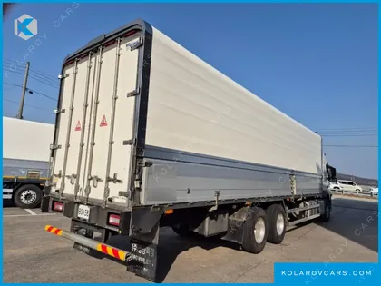 VOLVO CARGO TRUCK 6X4