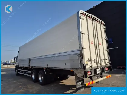 VOLVO CARGO TRUCK 6X4