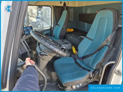 VOLVO CARGO TRUCK 6X4