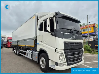 VOLVO CARGO TRUCK 8X4