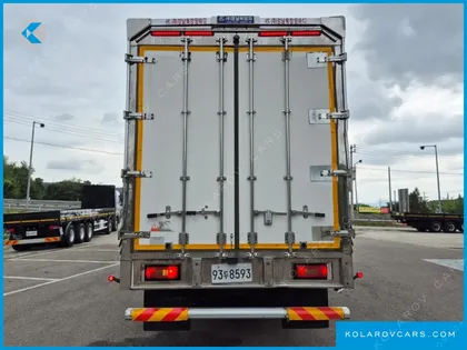 VOLVO CARGO TRUCK 8X4