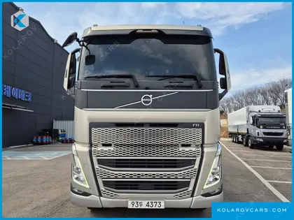 VOLVO CARGO TRUCK 10X4