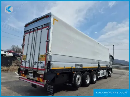 VOLVO CARGO TRUCK 10X4