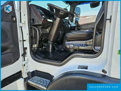 HYUNDAI MEGA TRUCK GOLD
