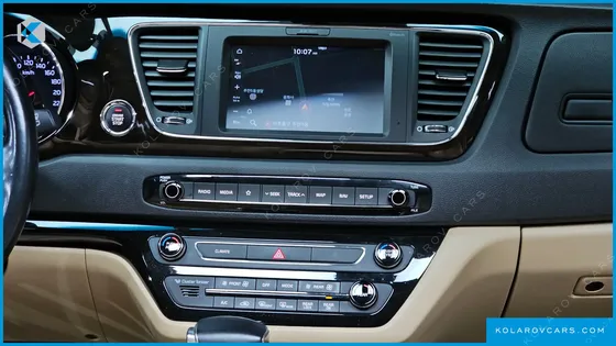 KIA CARNIVAL 7-SEATER LIMOUSINE
