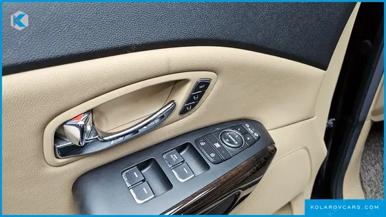 KIA CARNIVAL 7-SEATER LIMOUSINE