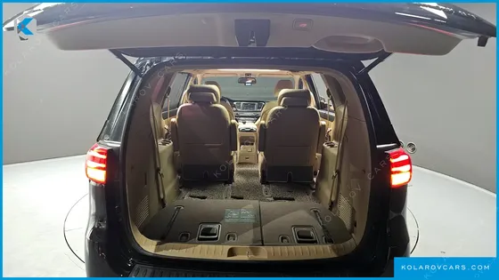 KIA CARNIVAL 7-SEATER LIMOUSINE