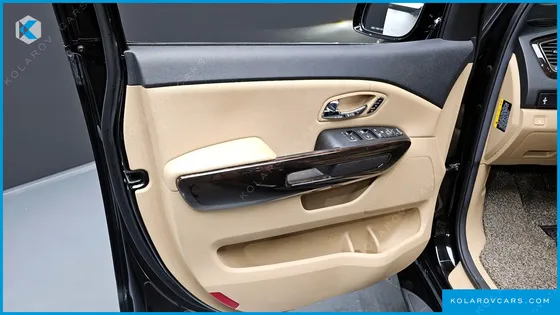 KIA CARNIVAL 7-SEATER LIMOUSINE
