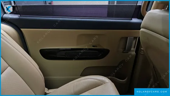 KIA CARNIVAL 7-SEATER LIMOUSINE