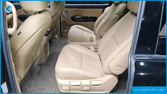 KIA CARNIVAL 7-SEATER LIMOUSINE