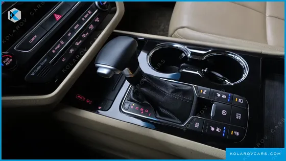KIA CARNIVAL GASOLINE 9-SEATER NOBLESSE SPECIAL