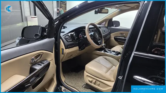 KIA CARNIVAL GASOLINE 9-SEATER NOBLESSE SPECIAL