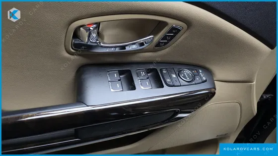 KIA CARNIVAL GASOLINE 9-SEATER NOBLESSE SPECIAL