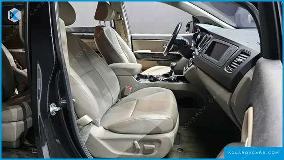 KIA CARNIVAL 9-SEATER PRSTIGE